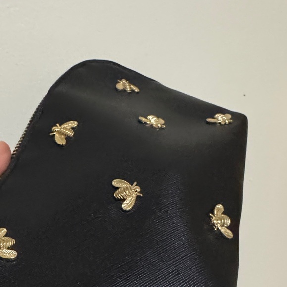 NWOT Mary Kay Bee Wristlet - Picture 5 of 10